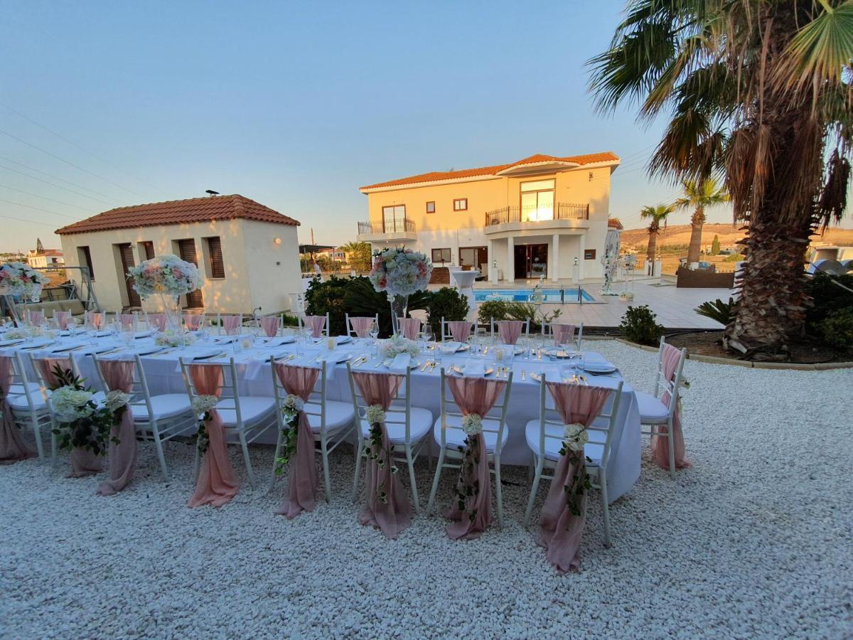 Larnaca Mansion Ideal For 3 Families Or More Buitenkant foto