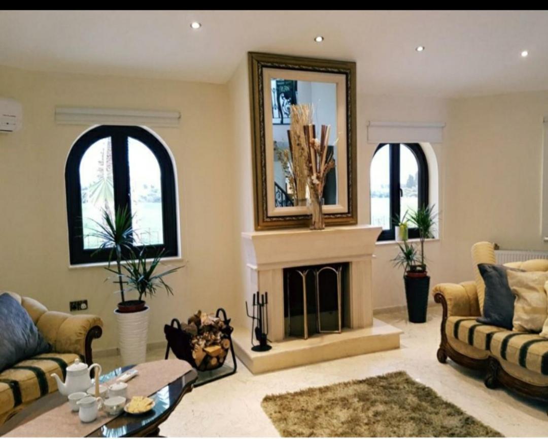 Larnaca Mansion Ideal For 3 Families Or More Buitenkant foto