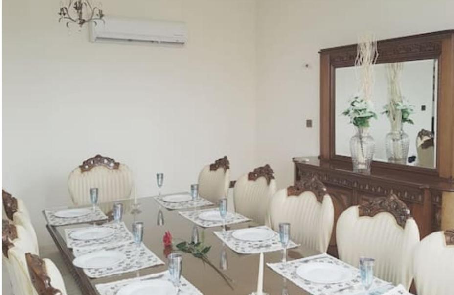 Larnaca Mansion Ideal For 3 Families Or More Buitenkant foto