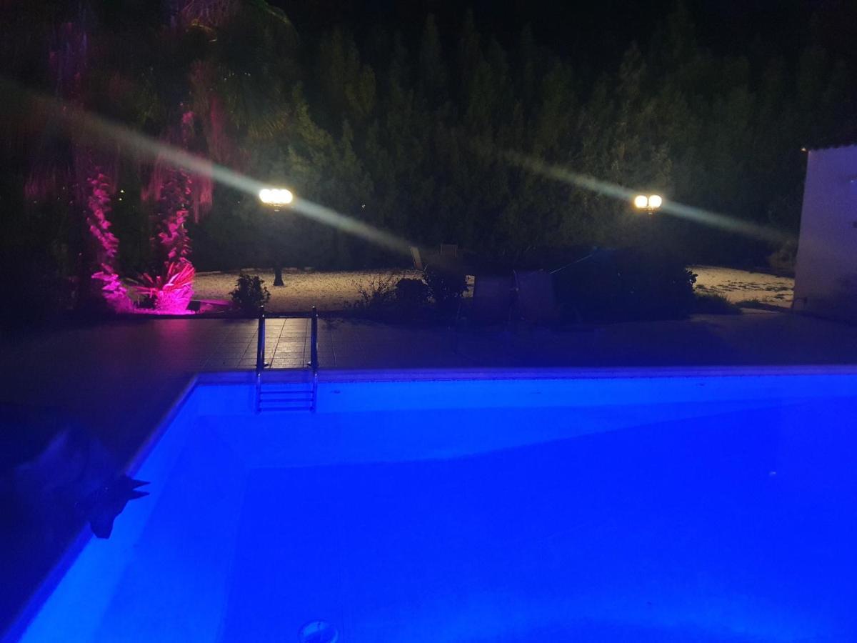 Larnaca Mansion Ideal For 3 Families Or More Buitenkant foto