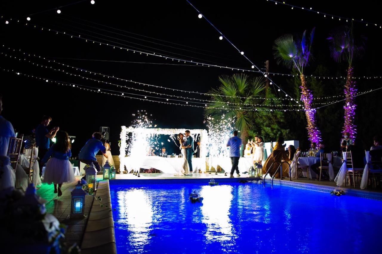 Larnaca Mansion Ideal For 3 Families Or More Buitenkant foto