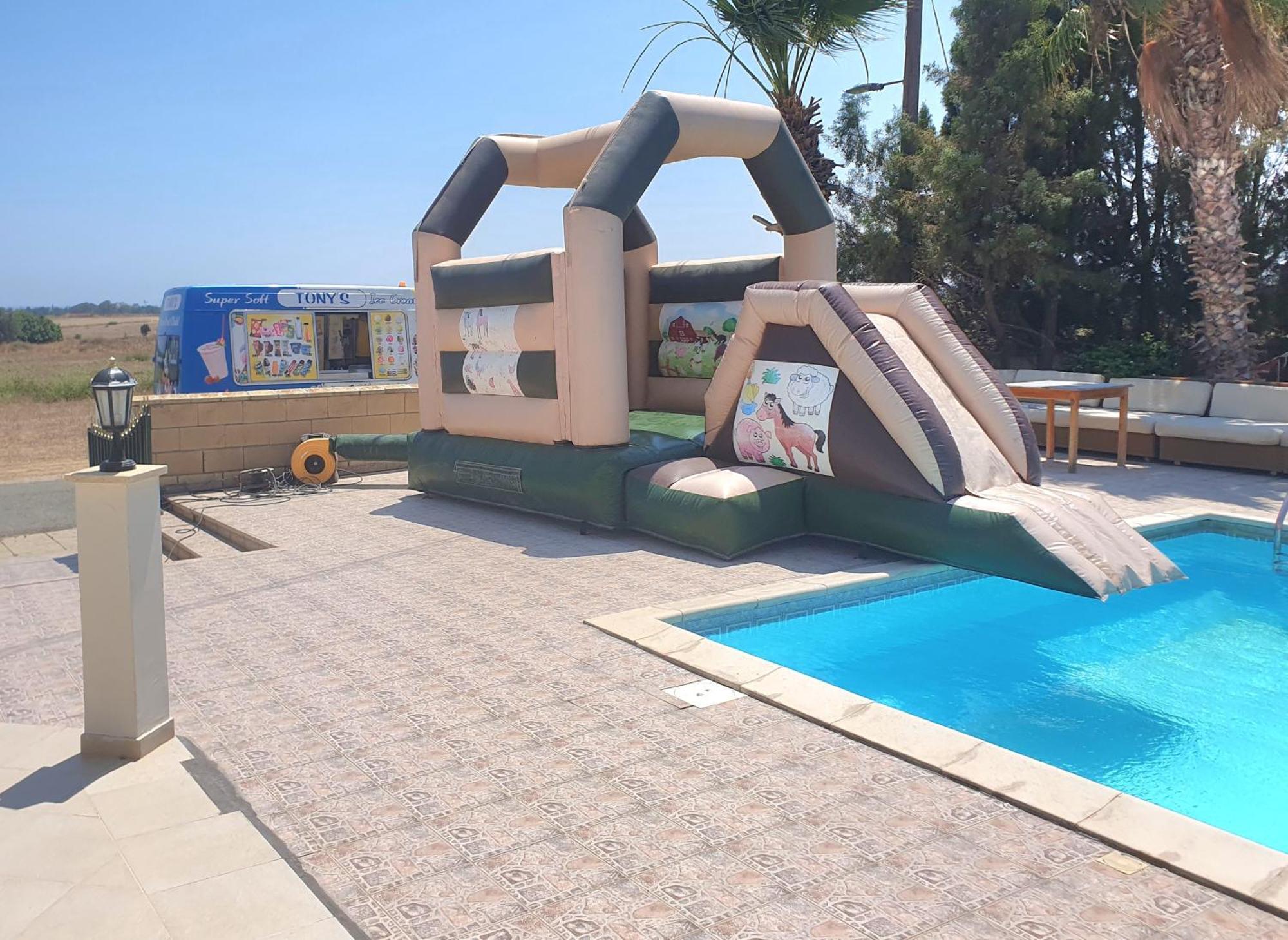 Larnaca Mansion Ideal For 3 Families Or More Kamer foto