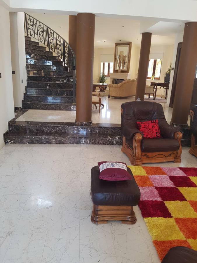 Larnaca Mansion Ideal For 3 Families Or More Buitenkant foto